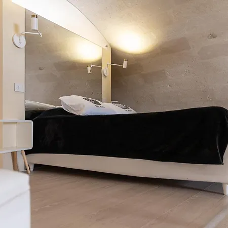 Fiorentini 22 - Luxury Con Apartment